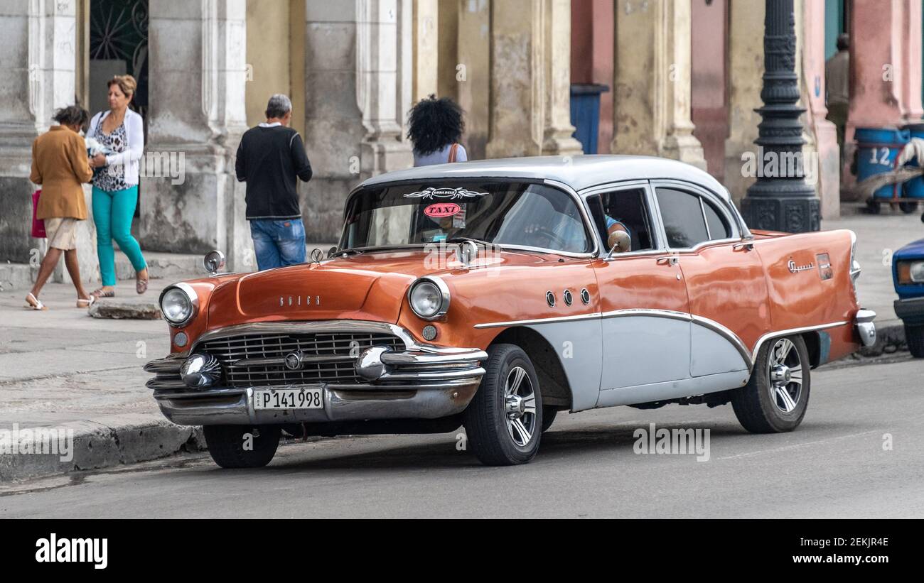 Old vintage American car in Havana, Cuba Stock Photo - Alamy