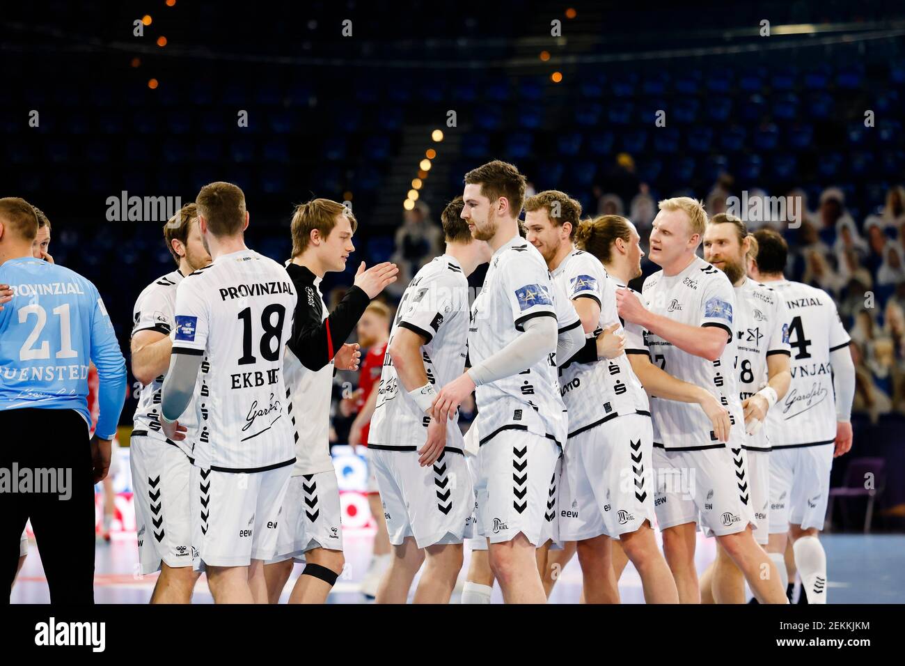 Kiel, Germany. 23rd Feb, 2021. Handball: Champions League, THW Kiel -  Aalborg HB, Group Stage, Group B, Matchday 10, Wunderino Arena. THW Kiel  players celebrate the home win against Aalborg. Credit: Frank