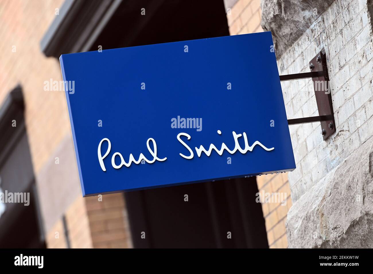 New York, USA. 23rd Feb, 2021. UK luxury fashion brand Paul Smith logo at  its retail store in the Soho neighborhood of New York, NY, February 23,  2021. British and Italian Fashion