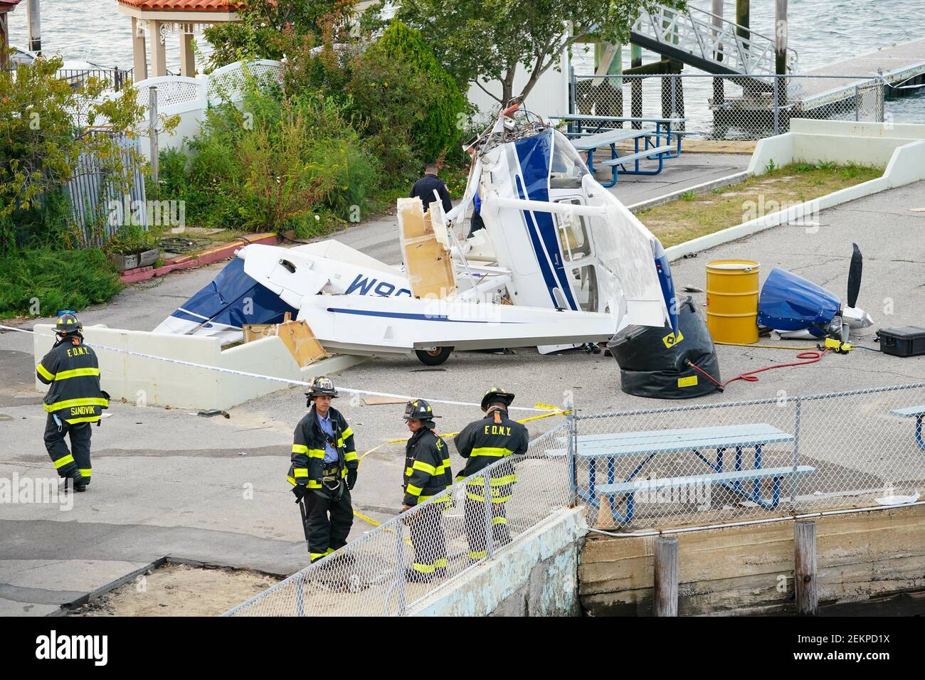 Fdny New York City Fire Department Seen Next To A Small Plane That Crashed Into A Pier Near 3644