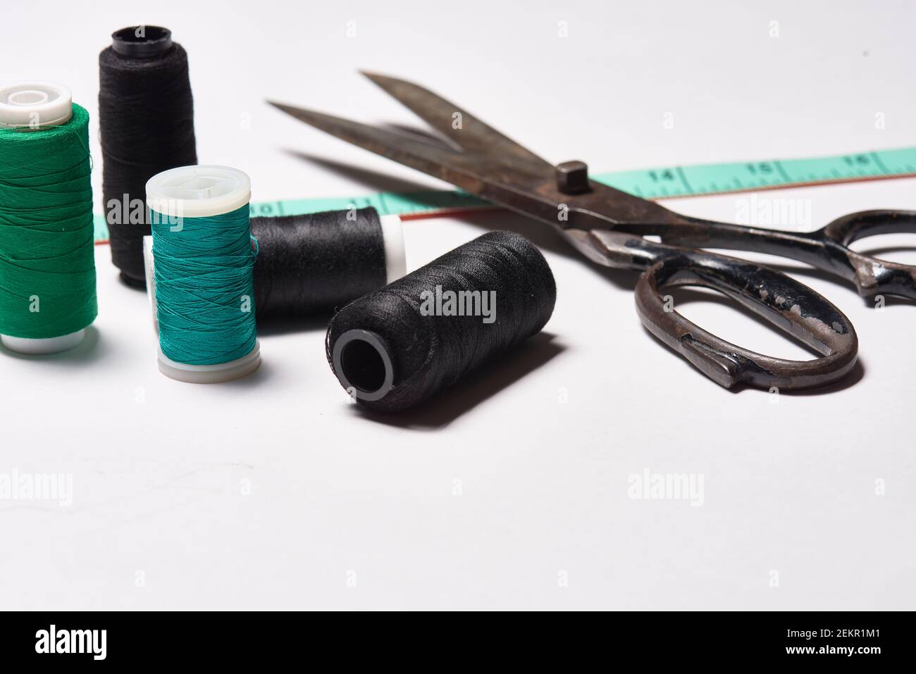 Medical threads hi-res stock photography and images - Alamy