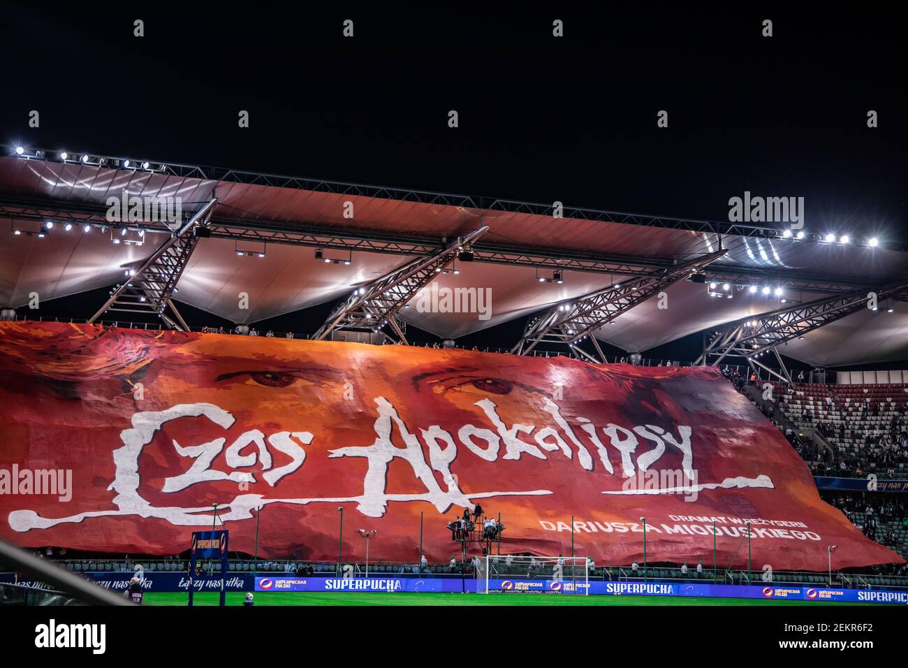 scramble smidig strå Supporters of Legia Warszawa display a banner with a message to the Dariusz  Mioduski president of Legia during the Polish Supercup 2020 final match  between Legia Warszawa and Cracovia at Marshal Jozef