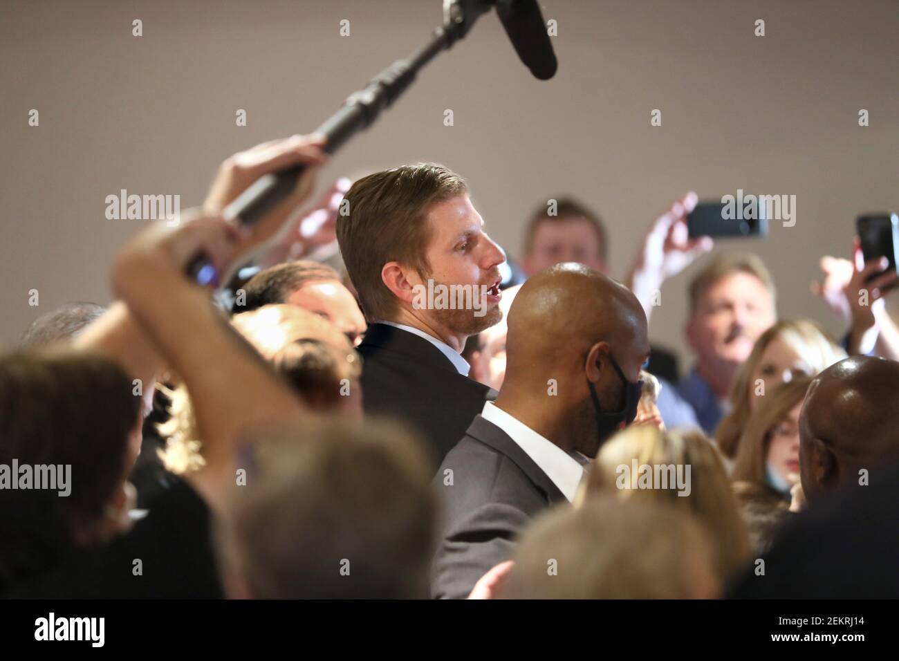 Eric Trump greets supporters after his speech. Mjs Nwn Trumpson 1021 Nws Sears 3 (Photo by Michael Sears / Milwaukee Journal Sentinel/USA Today Network/Sipa USA) Stock Photo