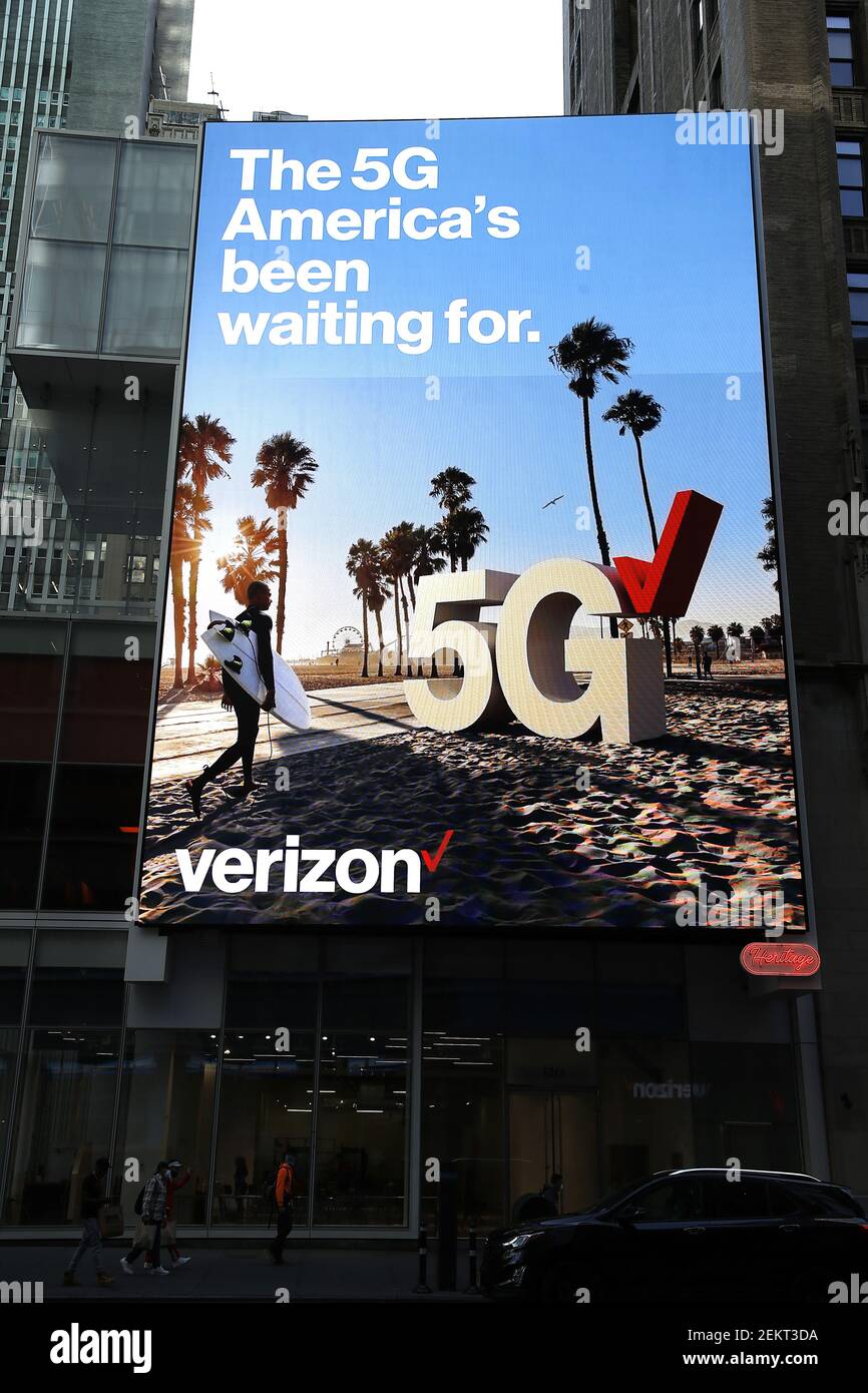 Verizon jumbotron advertises 5G network in Times Square. (Photo by John Lamparski / SOPA Images/Sipa USA) Stock Photo
