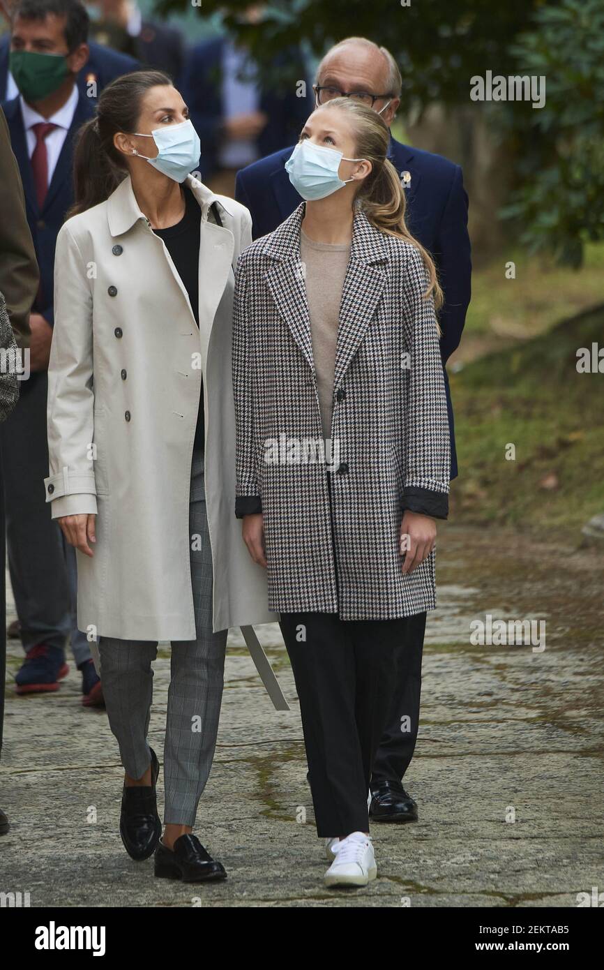 17 10 Spain Queen Letizia And Princess Leonor And Princess Sofia And King Felipe Visited The Winner Of The Exemplary Town Of The Asturias Award The Village Of Somao Photo By Thorton Ppe Sipa Usa 17 10 Spain Queen Letizia And Princess Leonor And Princess Sofia And King Felipe Visited The Winner Of The Exemplary Town Of The Asturias Award The Village Of Somao Photo By Thorton Ppe Sipa Usa