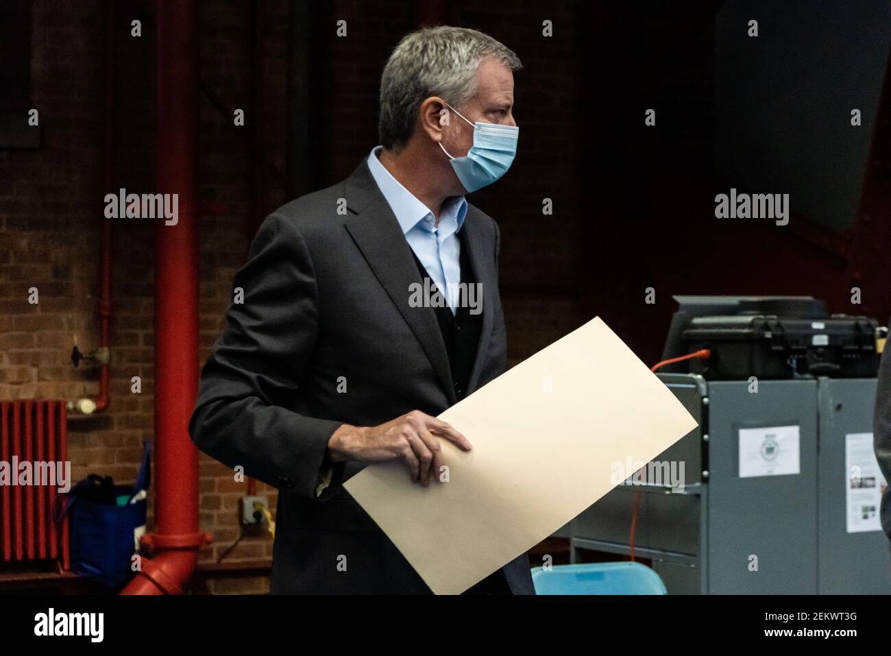 After standing in line for hours, New York City Mayor Bill de Blasio