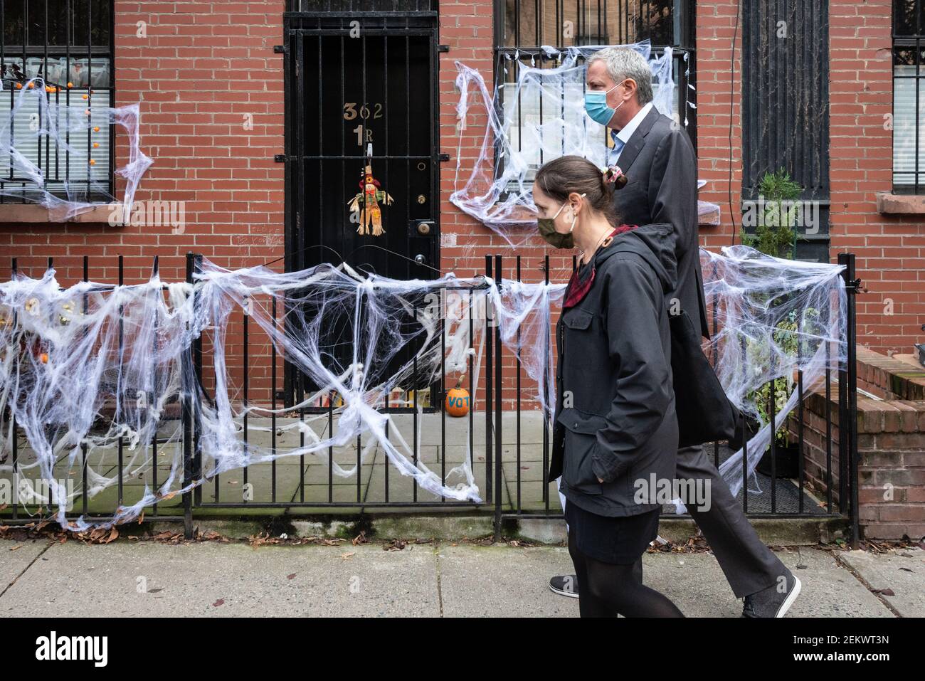 New York City Mayor Bill de Blasio stands in an over twohourlong line