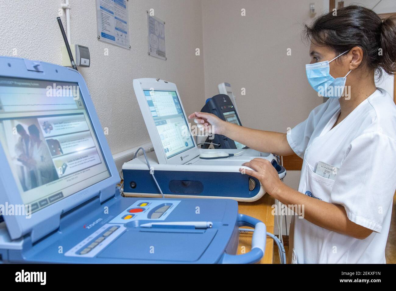 Lisbon 10 Coraa A O De Portugal Cardiology Service Monitoring Room At Hospital De Santa Marta Nurse In The Heart Failure Monitoring Room Libya Florentino Global Images Sipa Usa Stock Photo Alamy