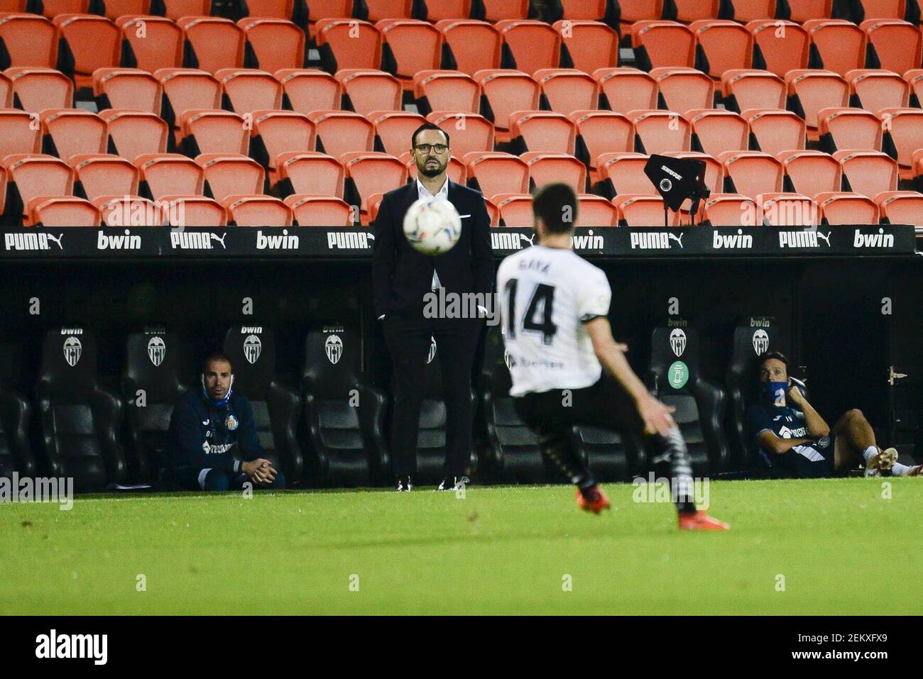 FOOTBALL - VALENCIA VS GETAFE Jose Bordalas, Gaya in action during the  spanish league, La Liga, football match between Valencia and Getafe on  November 1, 2020 at Mestalla Stadium in Valencia, Spain.