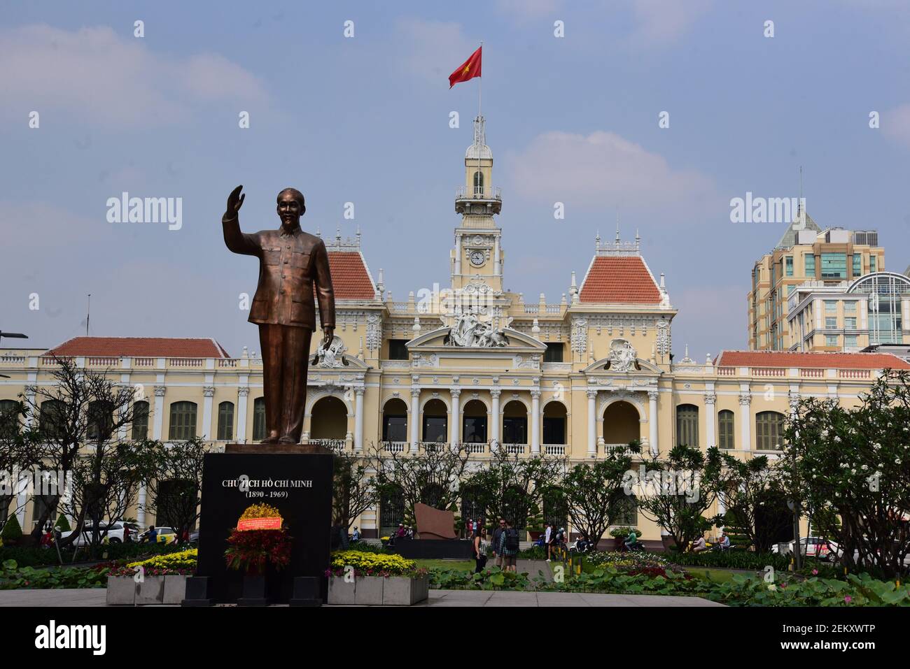 Bronze statue ho chi minh hi-res stock photography and images - Alamy