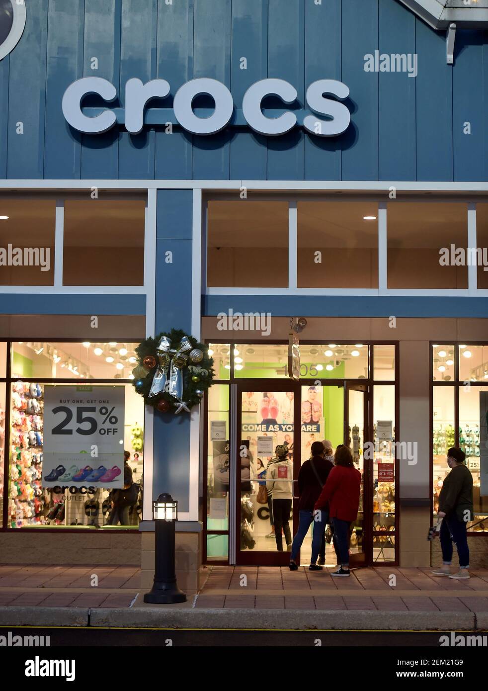 The Crocs logo seen at one of their stores. (Photo by Aimee Dilger / SOPA  Images/Sipa USA Stock Photo - Alamy