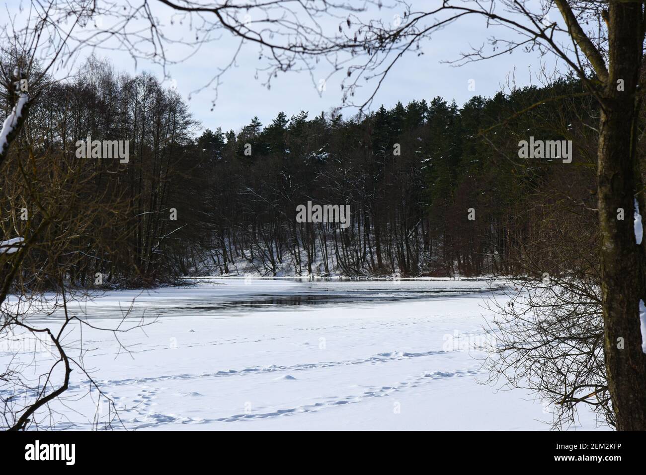 Frozen mountain river hi-res stock photography and images - Alamy