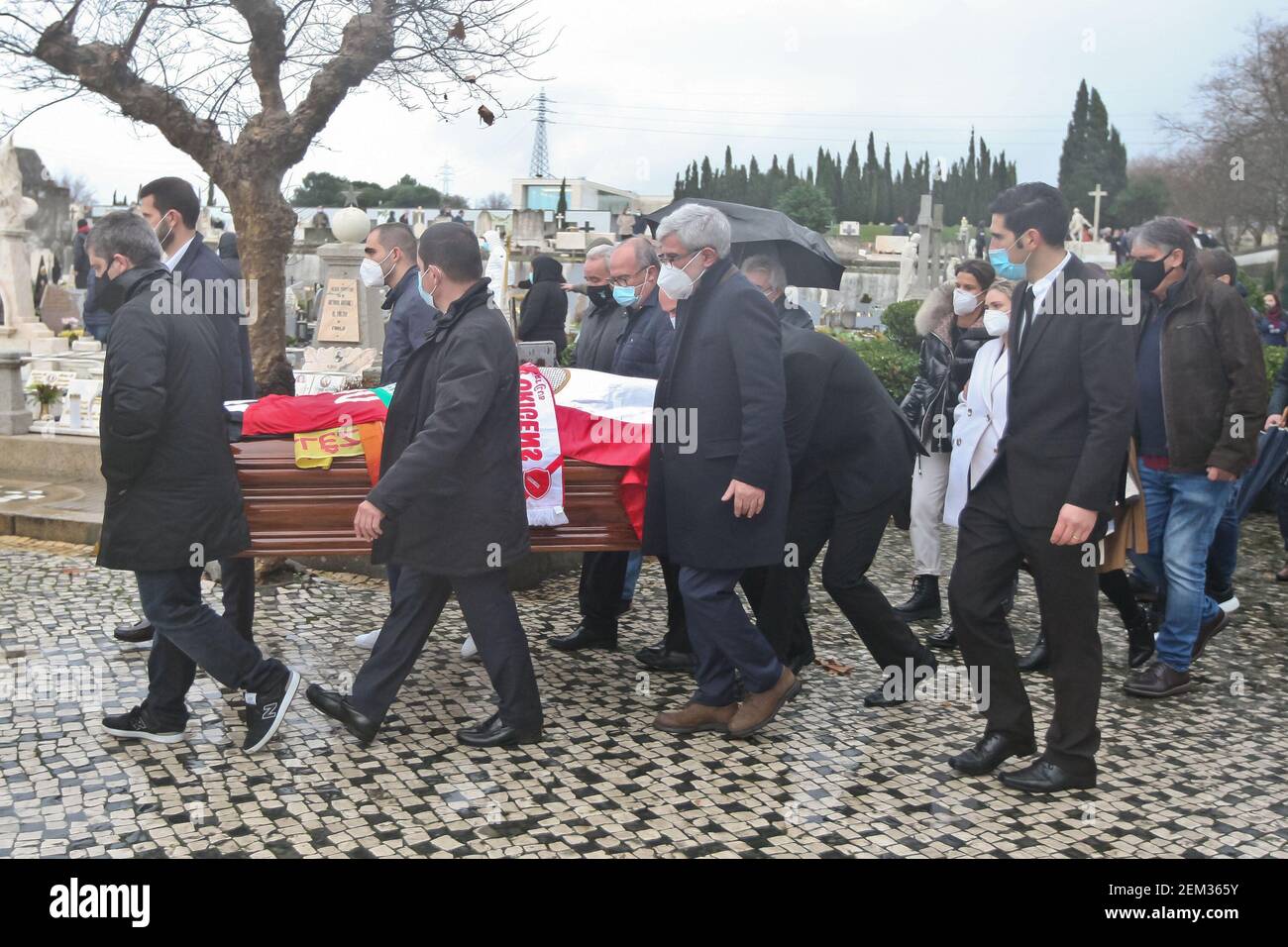 Matosinhos, 12/03/2020 - Funeral Ceremonies by Vitor Oliveira, Soccer  coach, at the Matosinhos Tanatory. José Pereira, president of the Football  Coaches Association; Sónia Carneiro; Pedro Proença, president of Liga Clubes;  Henrique Calisto. (