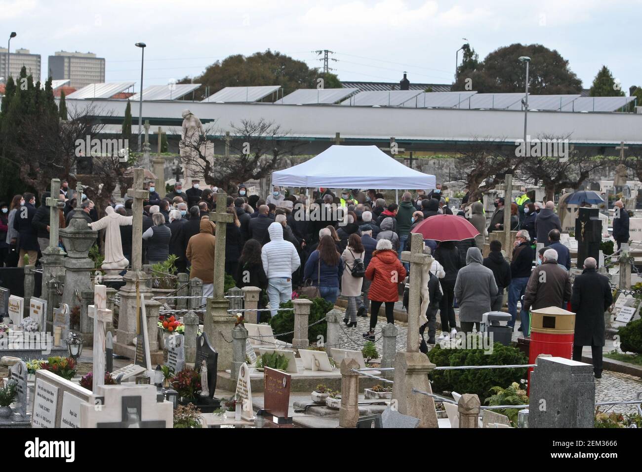 Matosinhos, 12/03/2020 - Funeral Ceremonies by Vitor Oliveira, Soccer  coach, at the Matosinhos Tanatory. José Pereira, president of the Football  Coaches Association; Sónia Carneiro; Pedro Proença, president of Liga Clubes;  Henrique Calisto. (