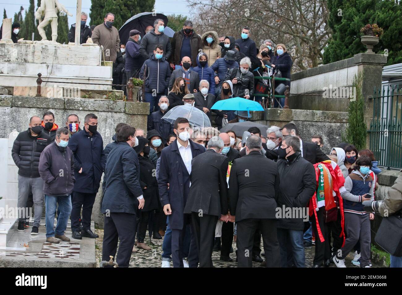 Matosinhos, 12/03/2020 - Funeral Ceremonies by Vitor Oliveira, Soccer  coach, at the Matosinhos Tanatory. José Pereira, president of the Football  Coaches Association; Sónia Carneiro; Pedro Proença, president of Liga Clubes.  (José Carmo /