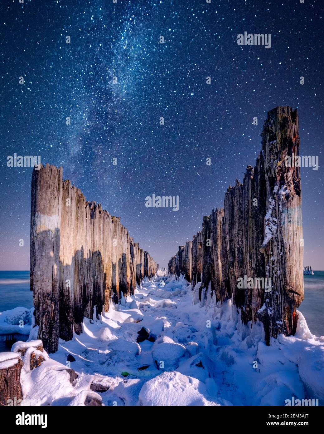 Starry winter sky hi-res stock photography and images - Alamy