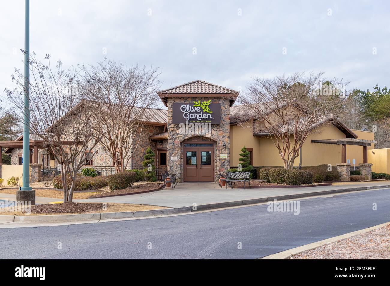 Buford, Georgia - Jan 17th 2021: Main facade of Olive Garden restaurant in Buford, Georgia Stock Photo