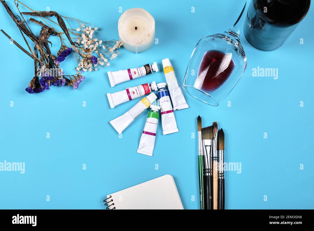 Wine glass paint brush hires stock photography and images Alamy