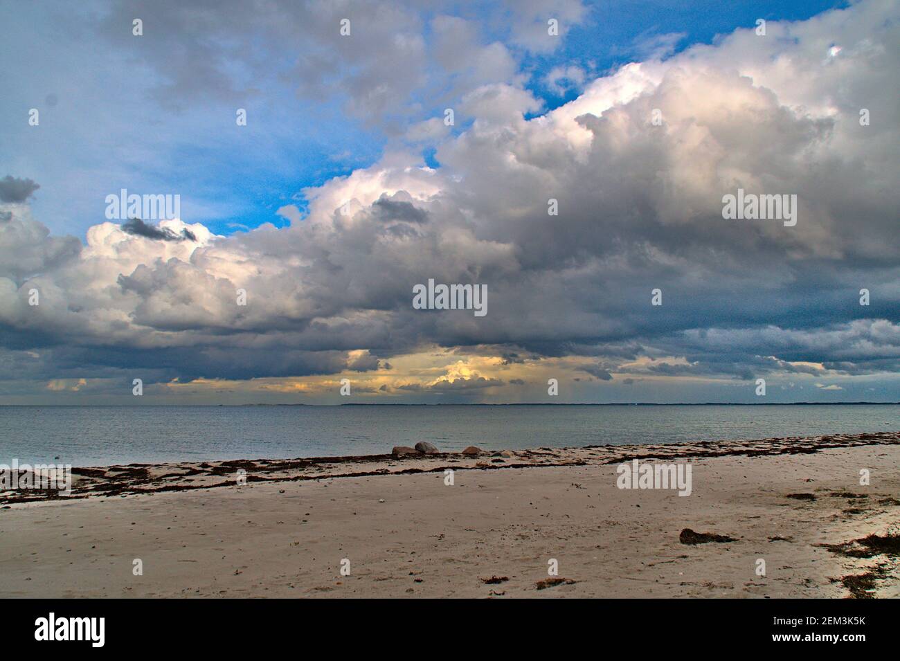 Dark clouds over sand hi res stock photography and images Alamy Dark clouds over sand hi res stock photography and images Alamy