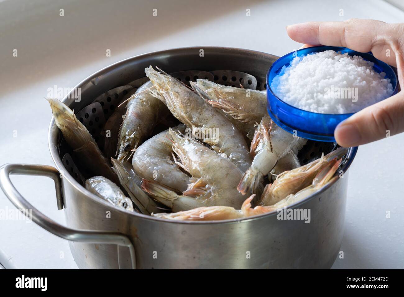 Homecooked, salted and steamed shrimp Stock Photo Alamy