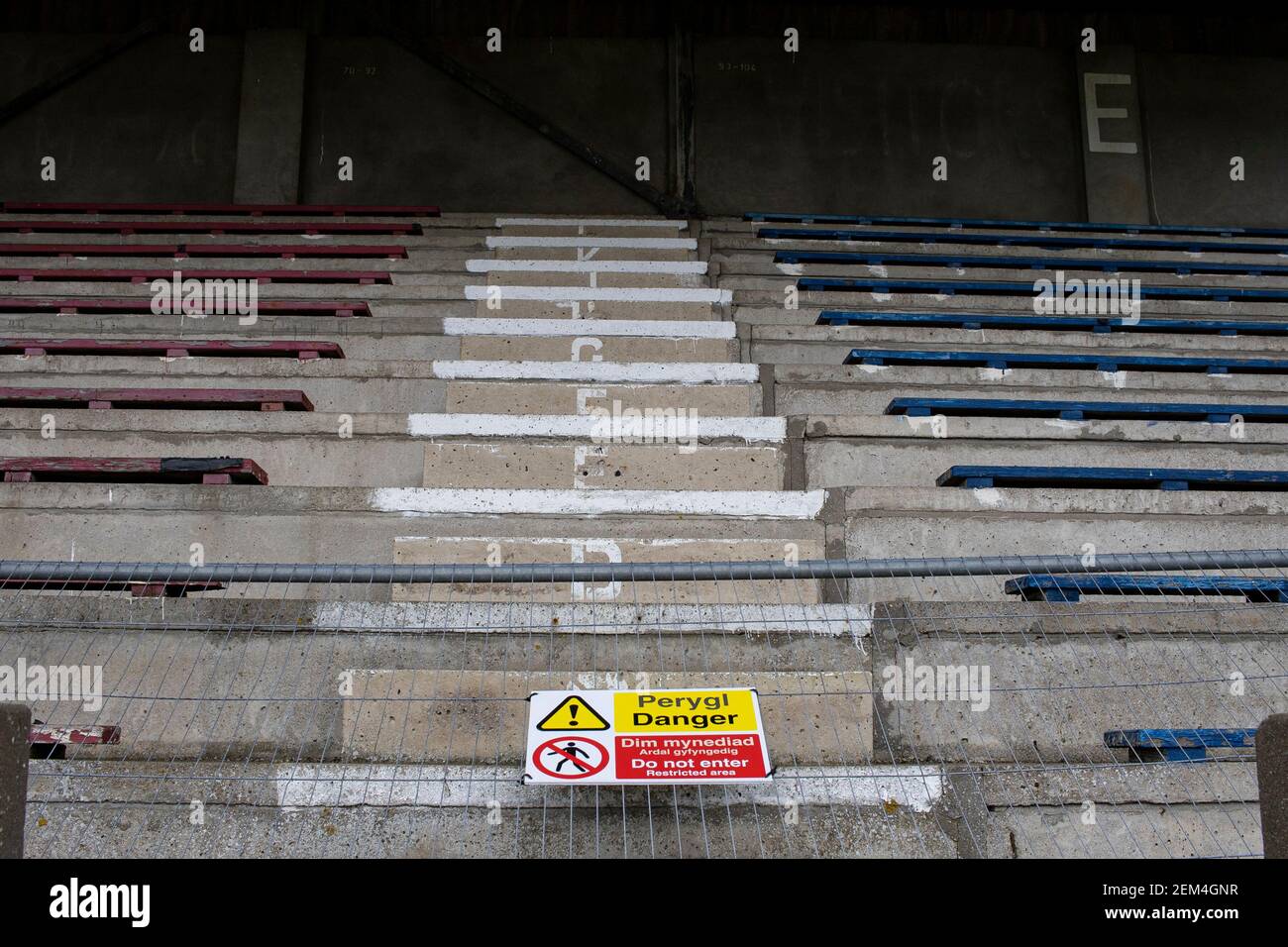 Waterton cross hires stock photography and images Alamy