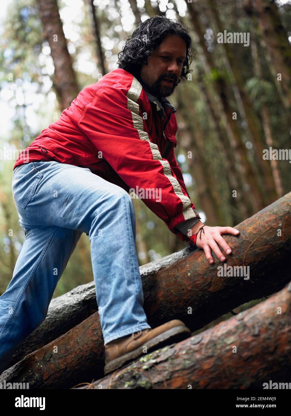 Man walking side view jeans hi-res stock photography and images - Alamy