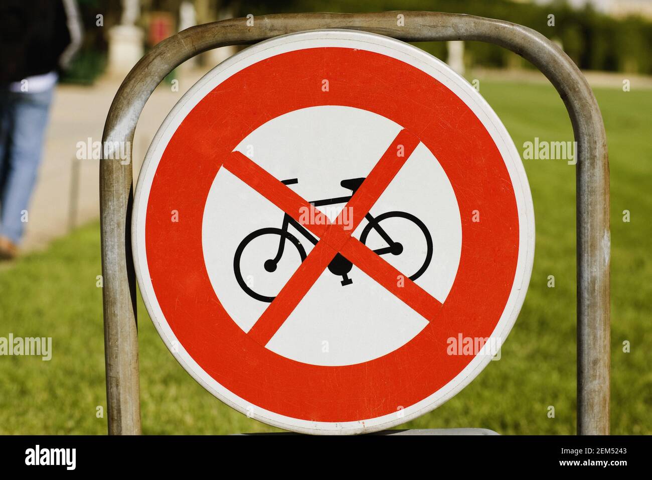 Close-up of a no parking sign Stock Photo - Alamy
