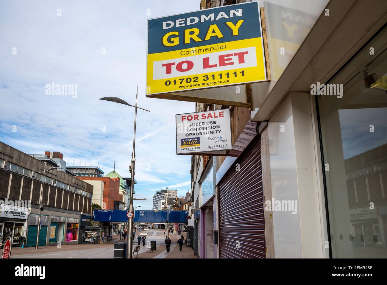 Closed and decaying shops, stores, in High Street, Southend on Sea, Essex, UK, during COVID 19, Coronavirus third lockdown. Lost retail. To let sign Stock Photo