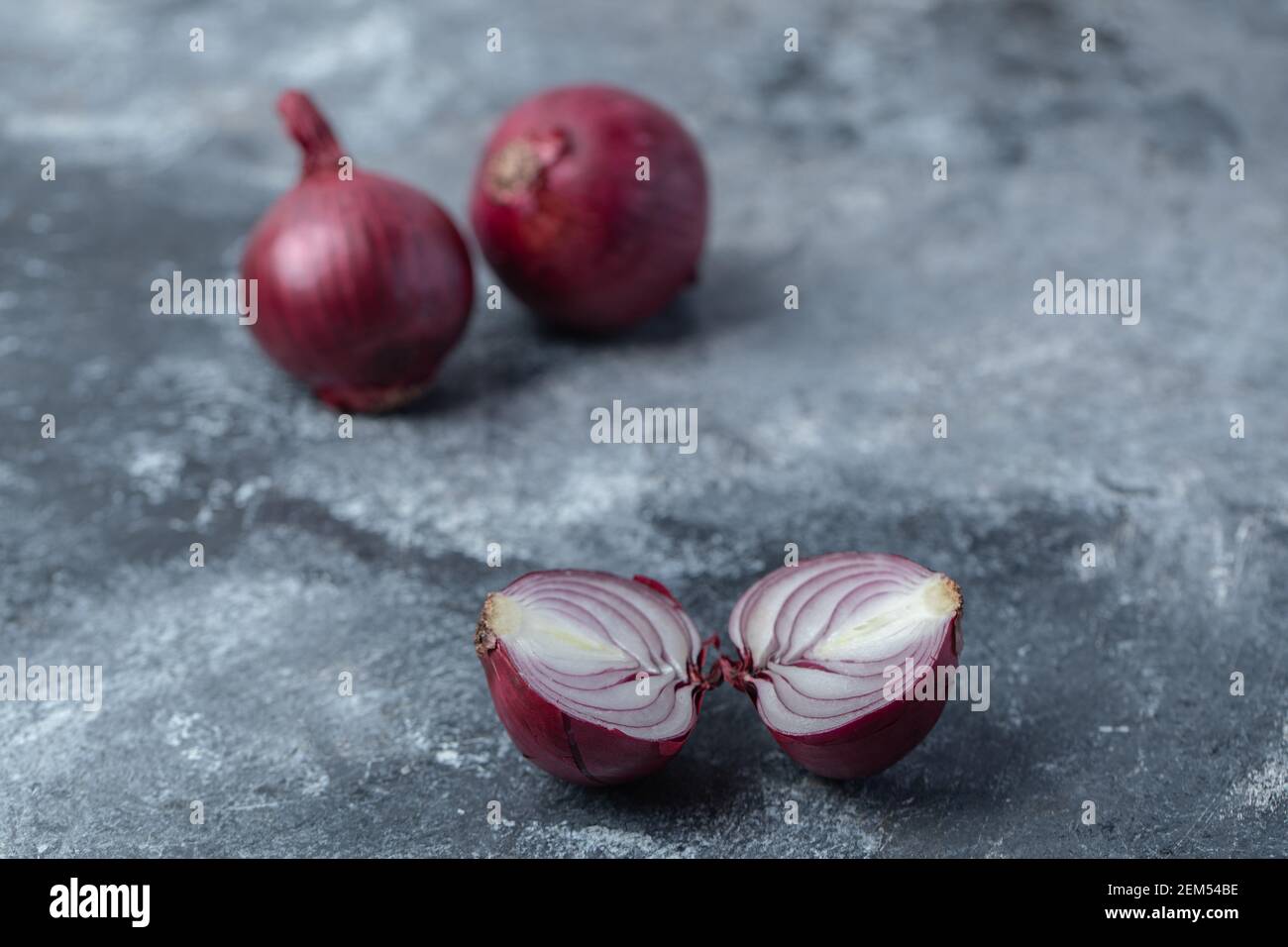 Whole clove hi-res stock photography and images - Alamy