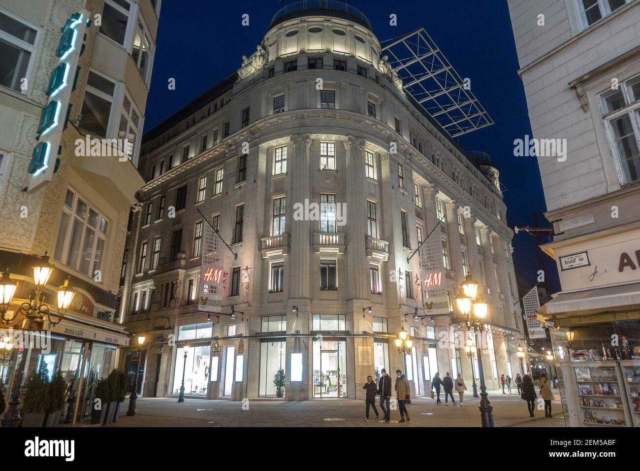 The H&M flagship store in downtown Budapest in the Vaci 1 building at night  Stock Photo - Alamy