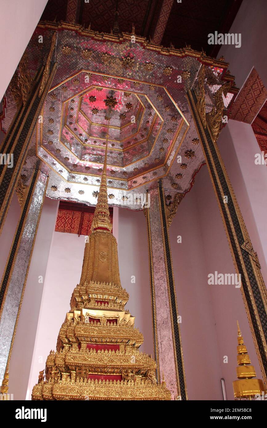 wat mahathat bangkok