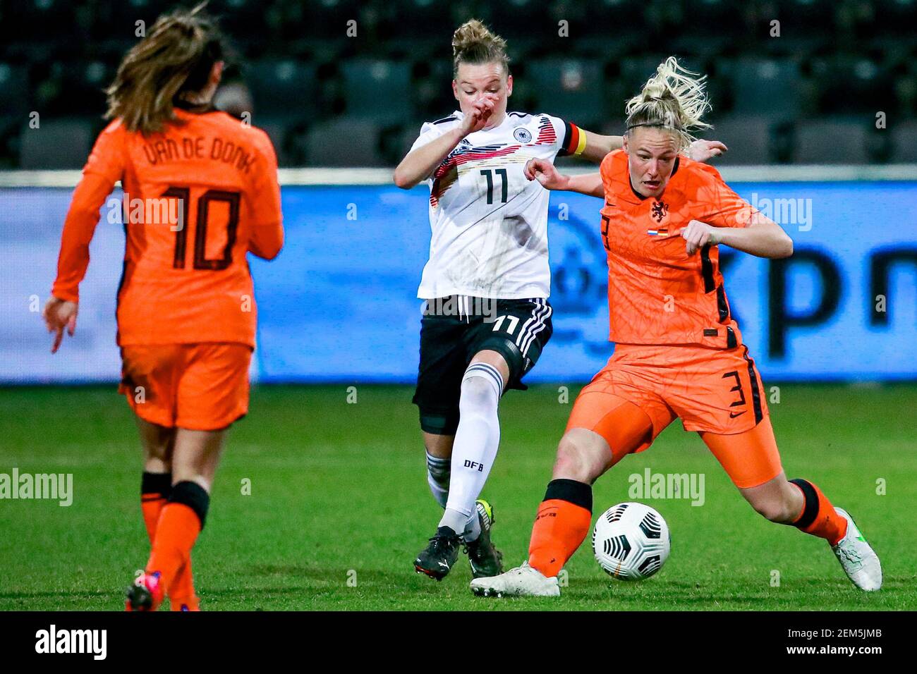 VENLO, NETHERLANDS - FEBRUARY 24: Alexandra Popp of Germany, Stefanie van der Gragt of the Netherlands during the International Friendly Match match b Stock Photo