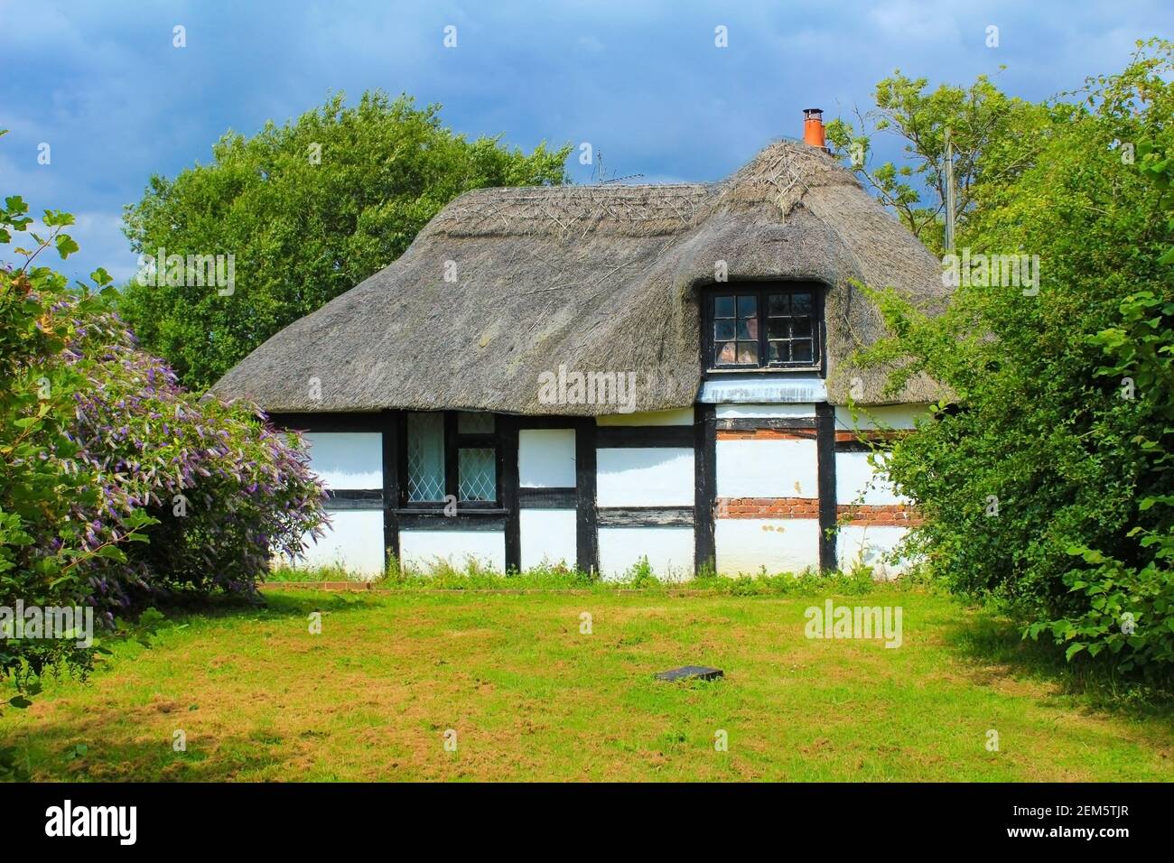 Thatching house near Hawkinge,Kent,UK Stock Photo Alamy
