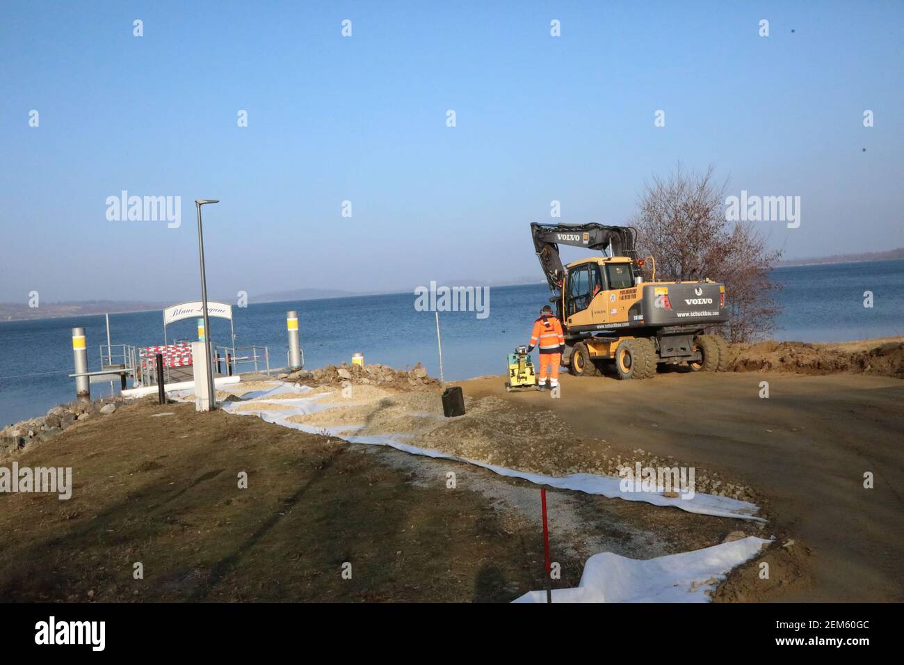 Ausbau der Schiffsanleger am Strandbad Blaue Lagune Schönau-Berzdorf auf dem Eigen, Sachsen, Berzdorfer See bei Görlitz 22.2.2021 Stock Photo