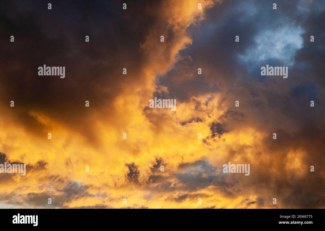 Blue sky golden colour hi-res stock photography and images - Alamy