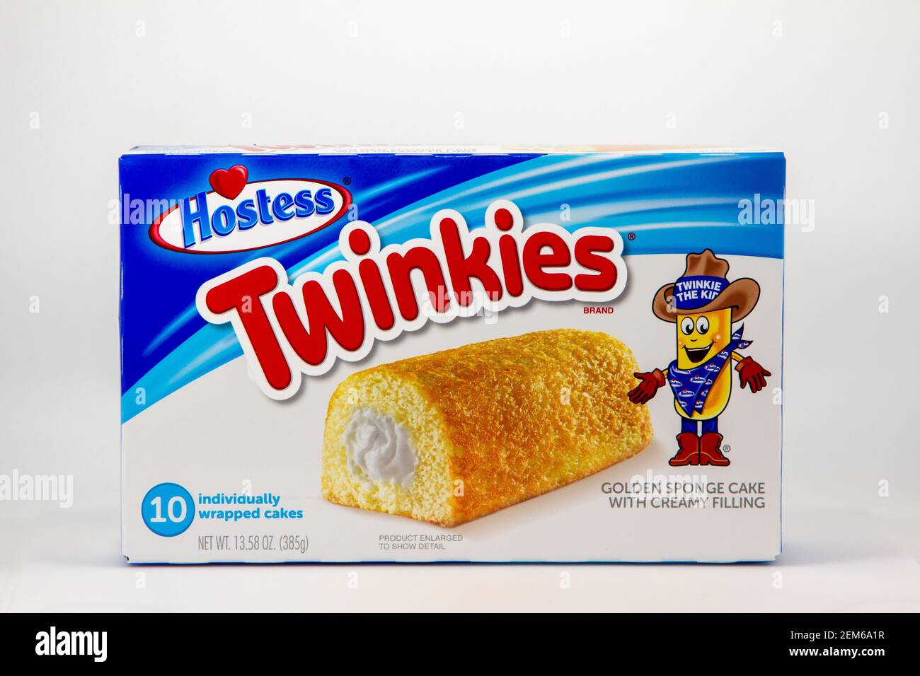 ST PAUL, MN, USA - JANUARY 19, 2021: Hostess Twinkies package and trademark logo. Stock Photo