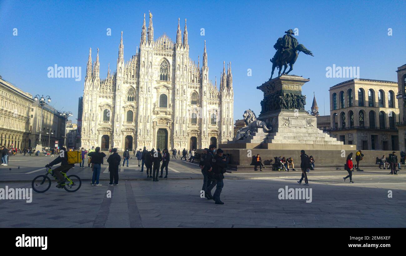 Milano piazza duomo covid 19 hi-res stock photography and images - Alamy