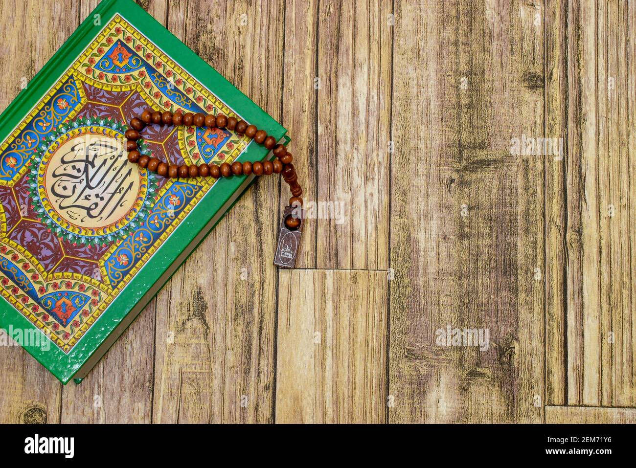 Al quran and prayer beads Stock Photo