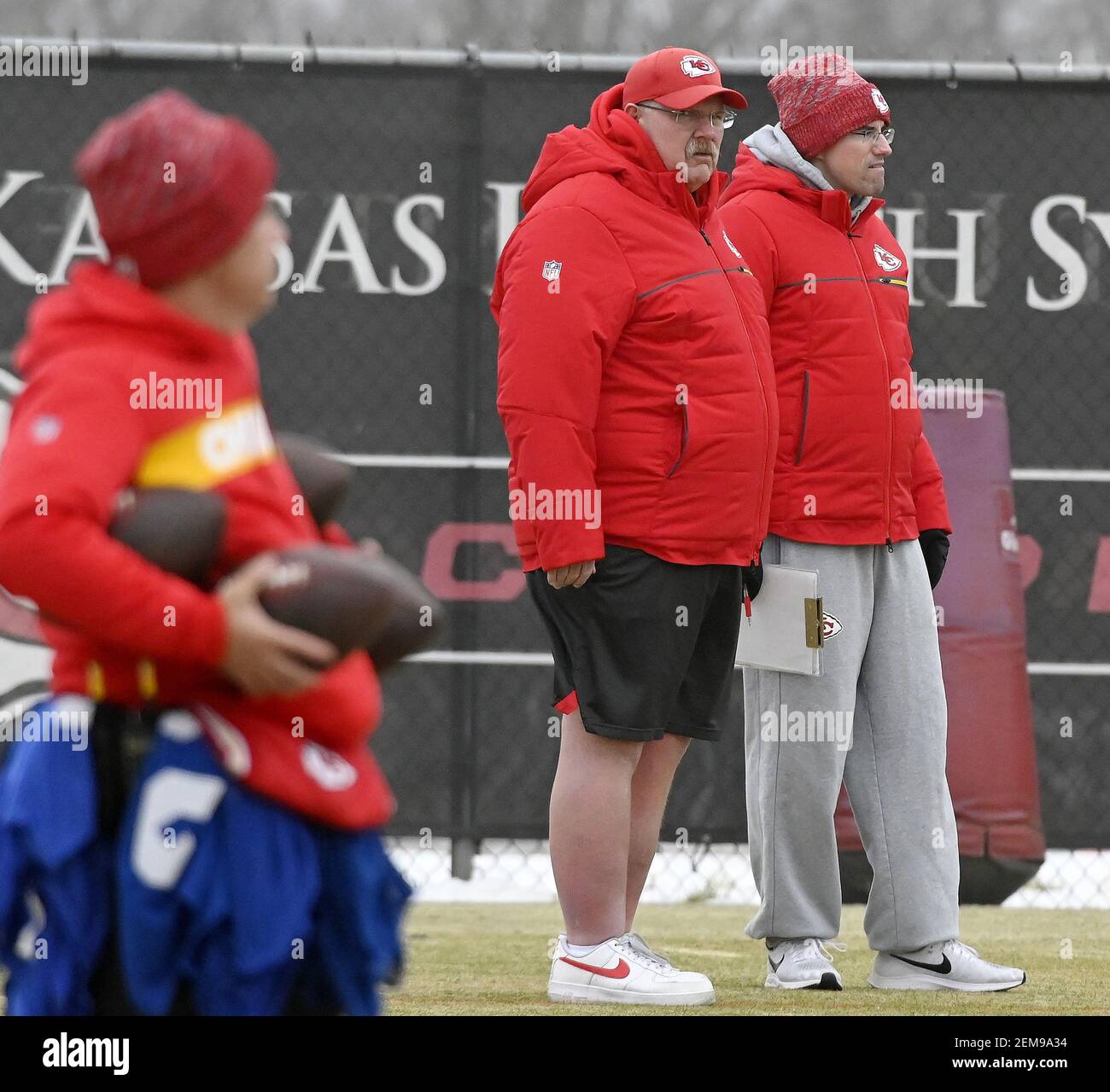 Kansas City Chiefs head coach Andy Reid wears shorts during ...