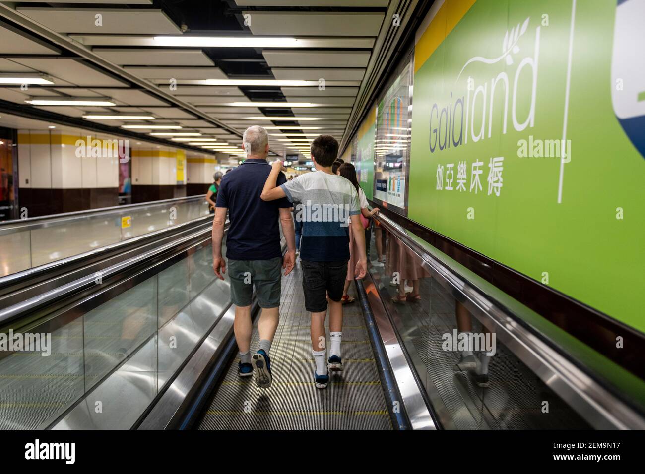 Hong Kong,China:18 Oct,2020.   In the large underground MTR network in Hong Kong, distances are cut with long travelators or moving walkways. Travelin Stock Photo