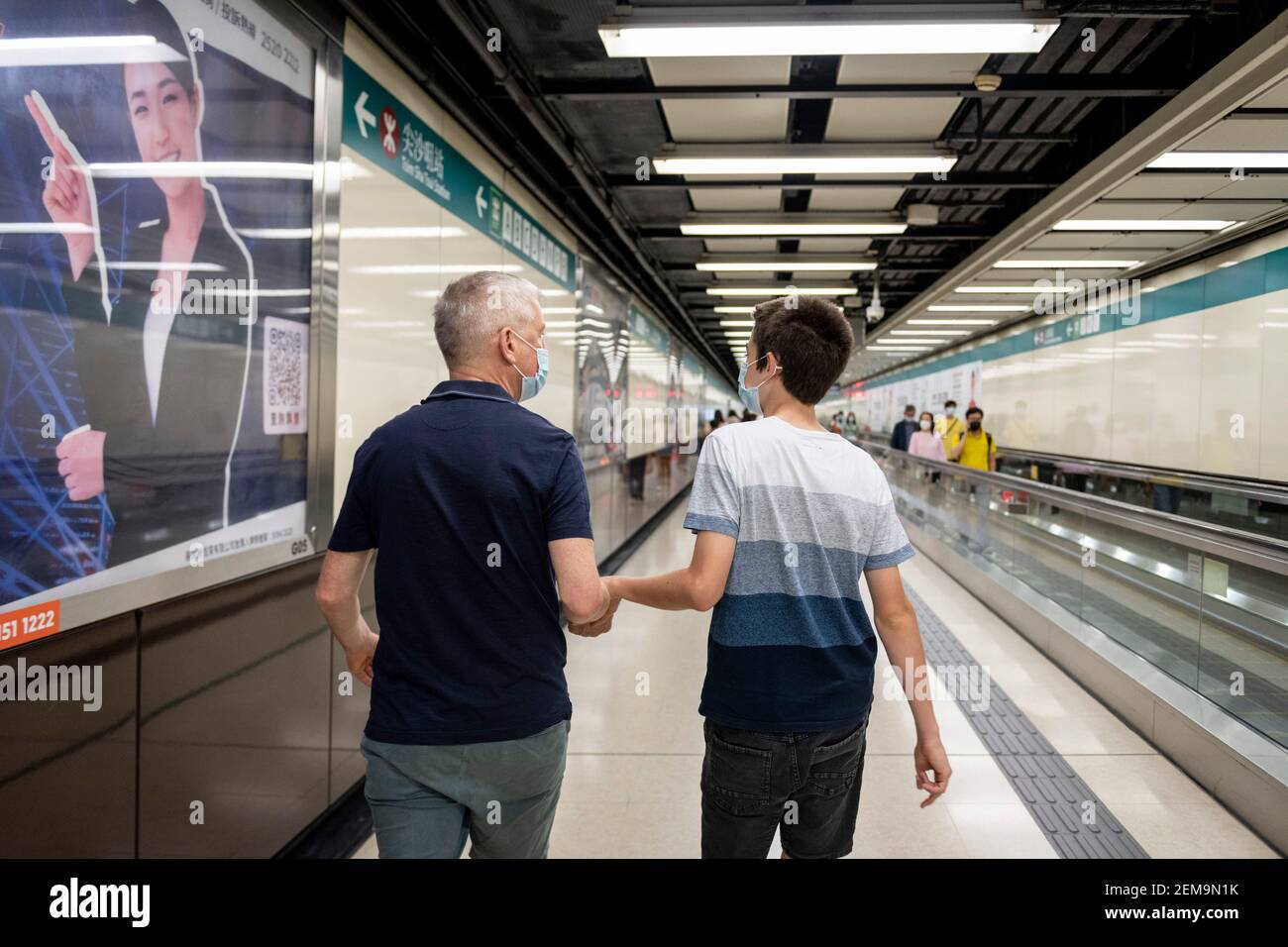 Hong Kong,China:18 Oct,2020.   In the large underground MTR network in Hong Kong, distances are cut with long travelators or moving walkways. Travelin Stock Photo