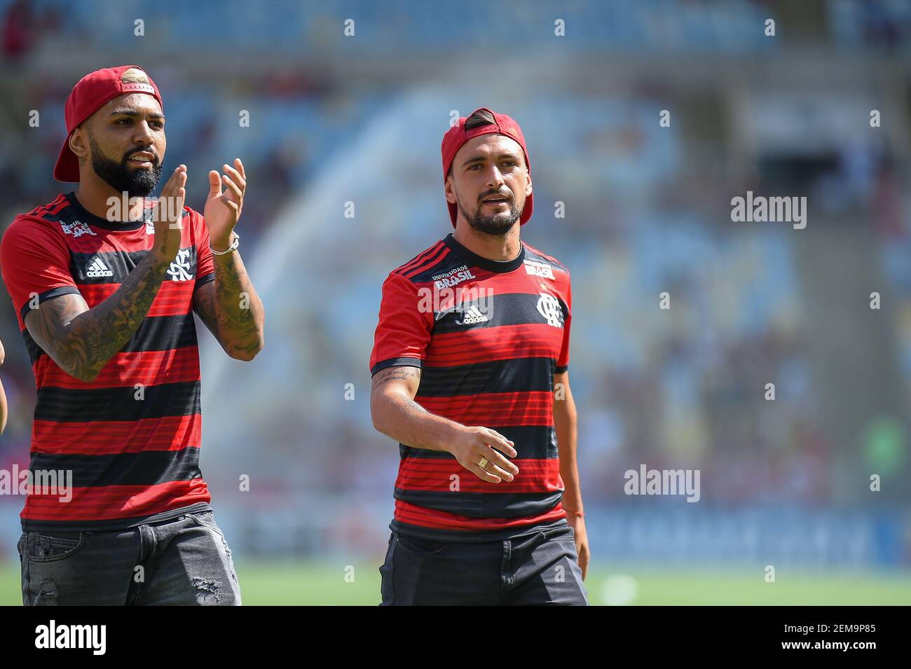 Valor da nova camisa do Flamengo recebe críticas de torcedores na web: 'Vem  com o Arrascaeta?