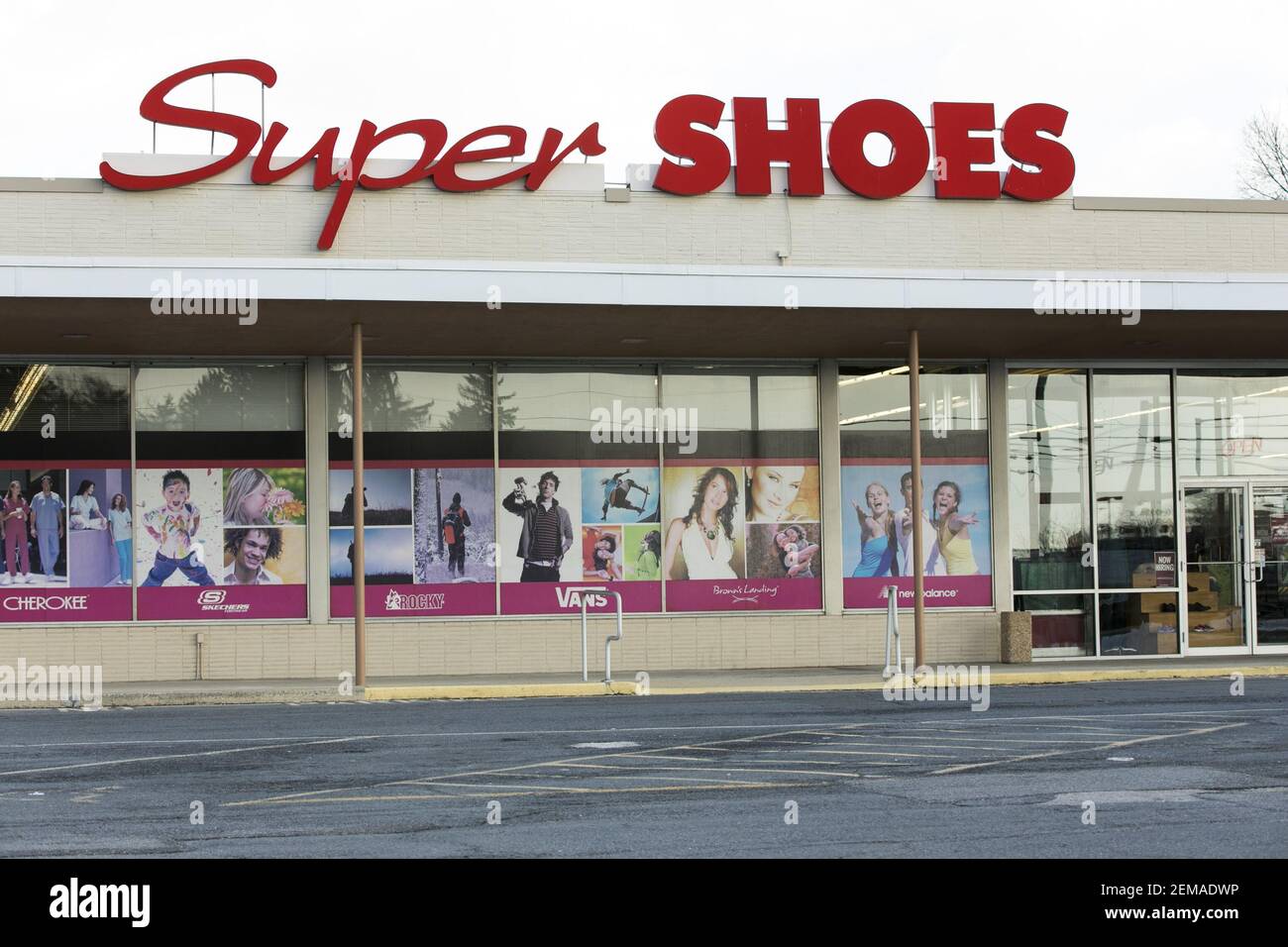 A logo sign outside of a Super Shoes retail store location in Chambersburg,  Pennsylvania on January 25, 2019. (Photo by Kristoffer Tripplaar/Sipa USA  Stock Photo - Alamy