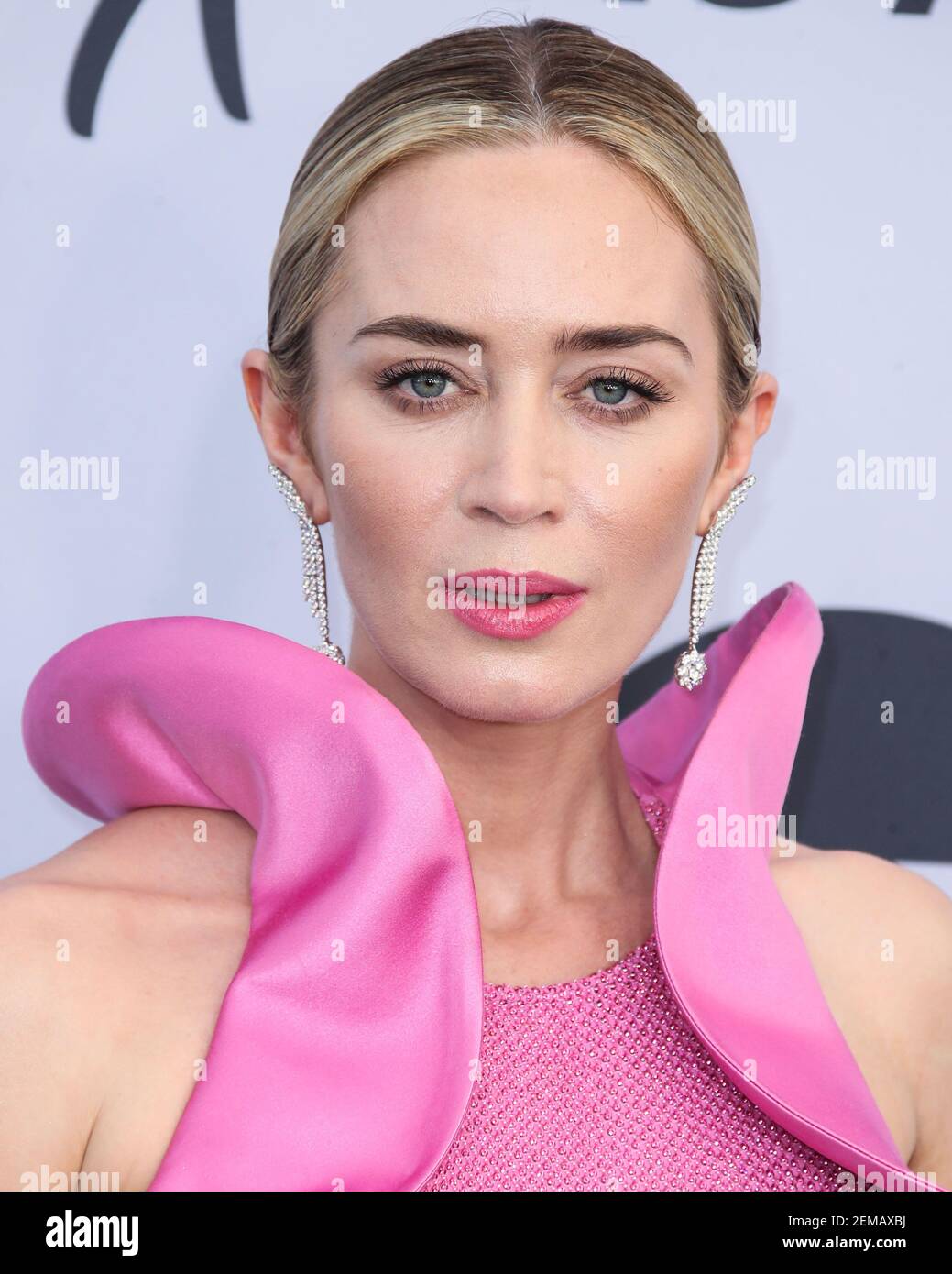 Emily blunt pink dress 2025
