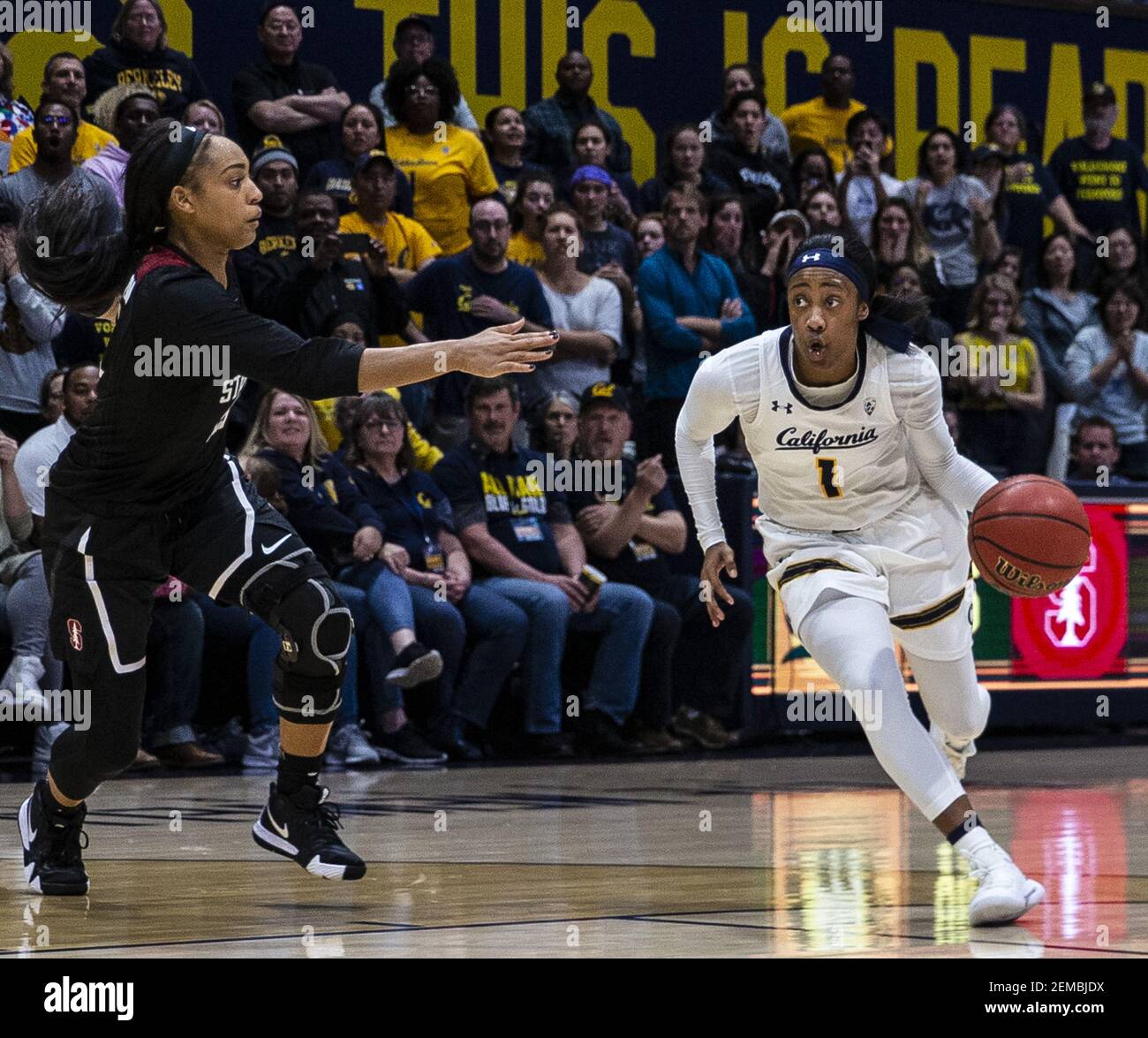 741 Buzzer Beater Stock Photos, High-Res Pictures, and Images - Getty Images