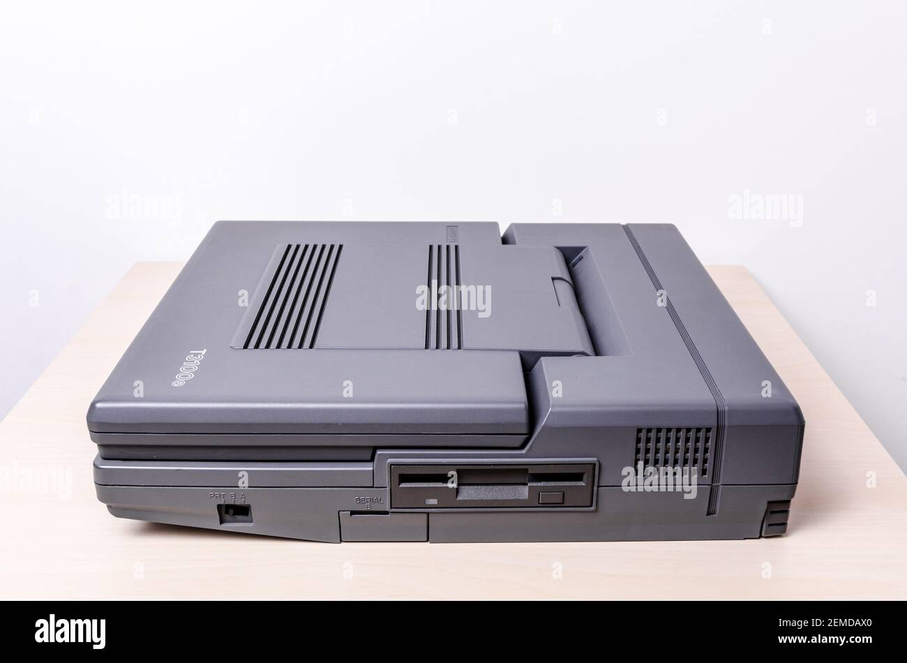 Toshiba old computer hi-res stock photography and images - Alamy