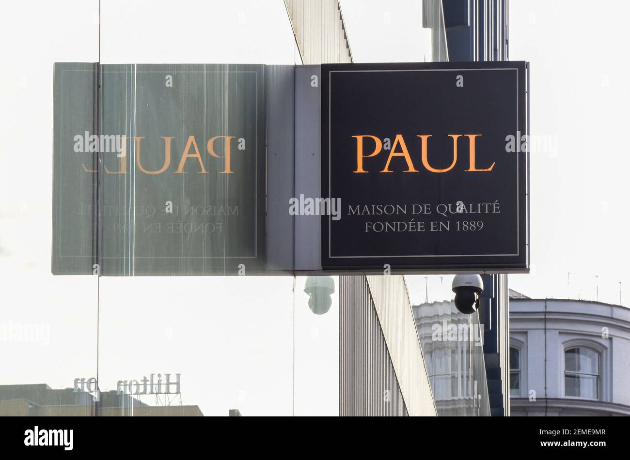 Paul, a French chain of bakery/café restaurant logo seen in central