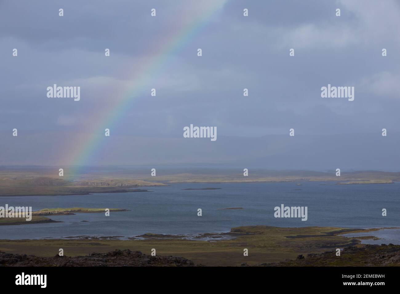 Regenbogen über den Westfjorden Islands, Westfjorde, Westfjord, rainbow, Island, Iceland Stock Photo