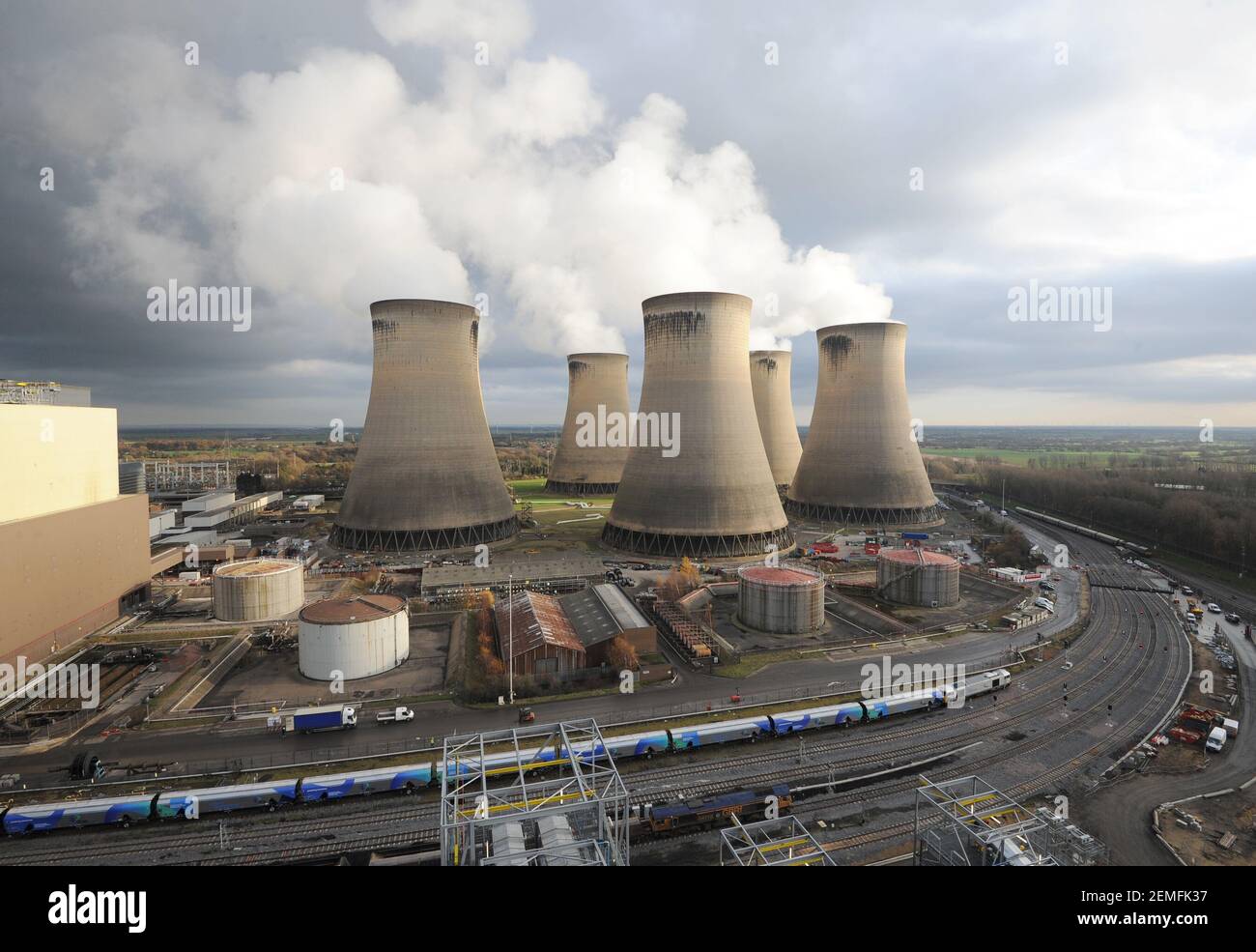File photo dated 09/12/13 of Drax power station near Selby, North Yorkshire.The power giant has abandoned plans to build Europe's biggest gas power plant following strong opposition from environmental campaigners. Stock Photo