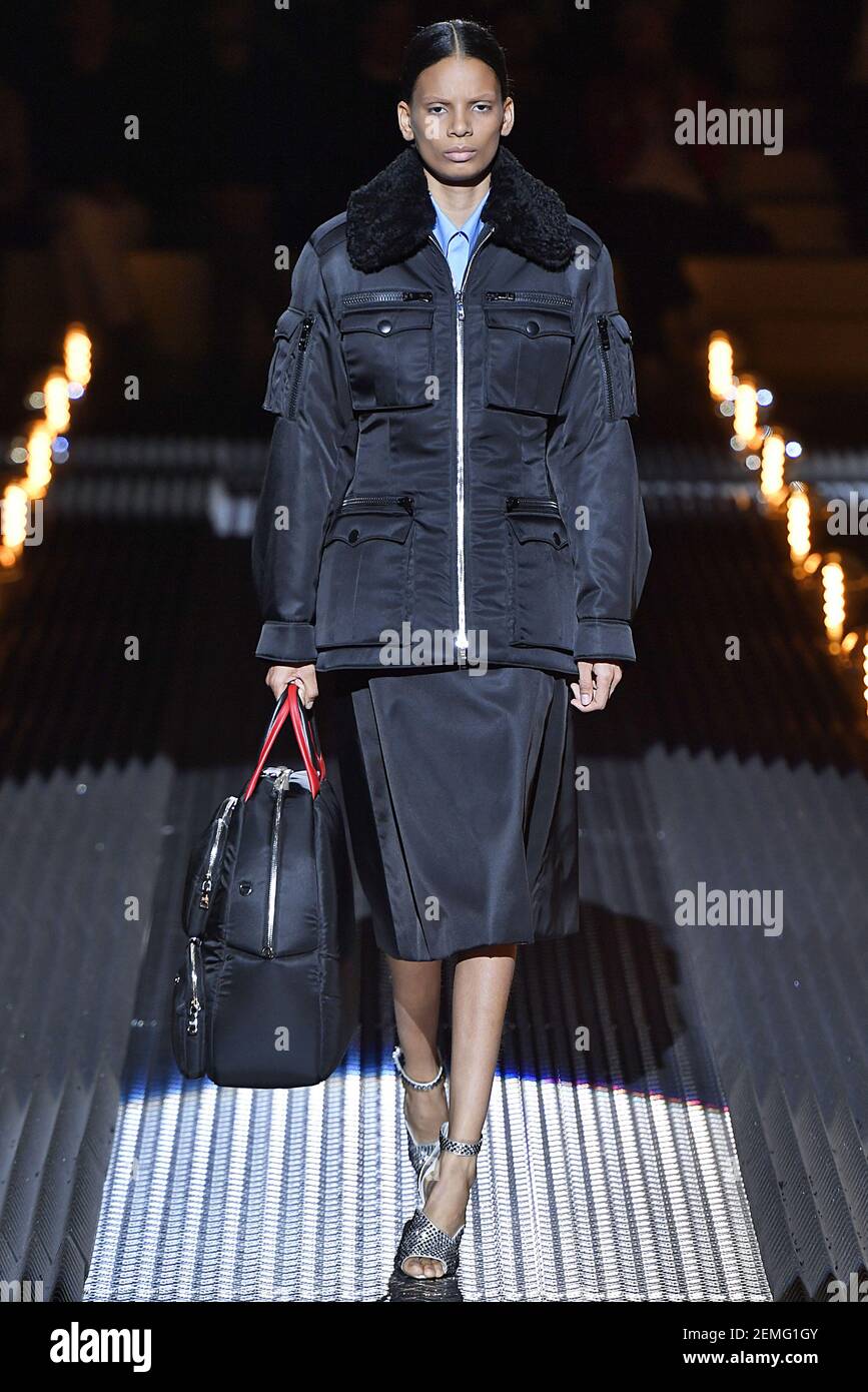 Moda prada 2019 sales